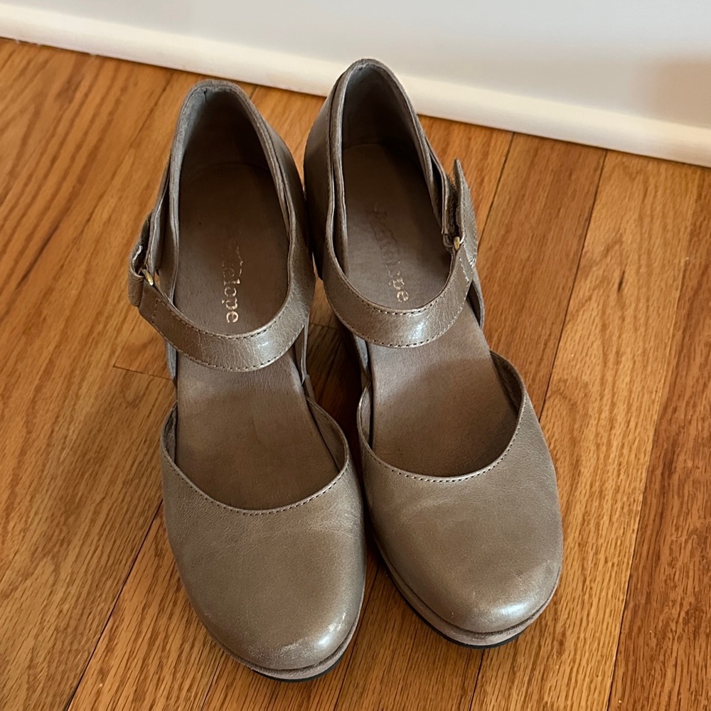 Antelope Women's Gray Tan Mary Jane Wedges